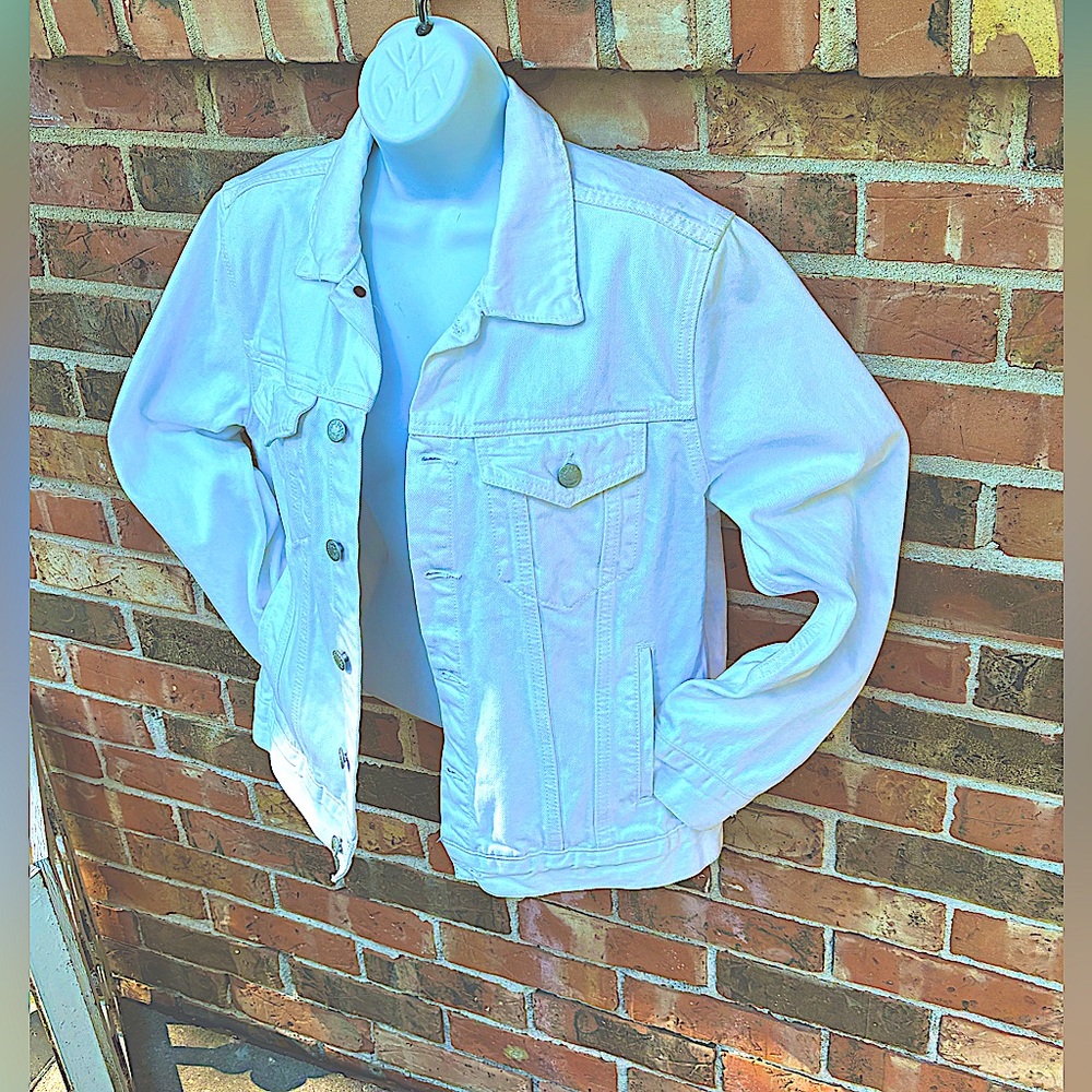 Lucky Brand “The Tomboy Trucker”White Jean Jacket Woman’s Size Large